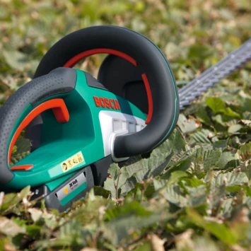 Bosch 36V Heggenschaar AdvancedHedgeCut 65cm (Incl. 2.0Ah Accu + Lader) 3 Bosch 36V Heggenschaar AdvancedHedgeCut 65cm (Incl. 2.0Ah Accu + Lader) - Afbeelding 3