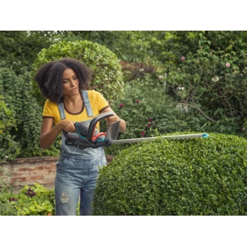 Gardena 18V Heggenschaar ComfortCut 50cm Incl. Accu + Lader 2 Gardena 18V Heggenschaar ComfortCut 50cm Incl. Accu + Lader - Afbeelding 2