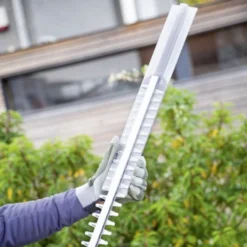 LUX 20V Heggenschaar + 2,0Ah Accu + Lader 16 LUX 20V Heggenschaar + 2,0Ah Accu + Lader -Tuinmeubel Verkoop 123 2686